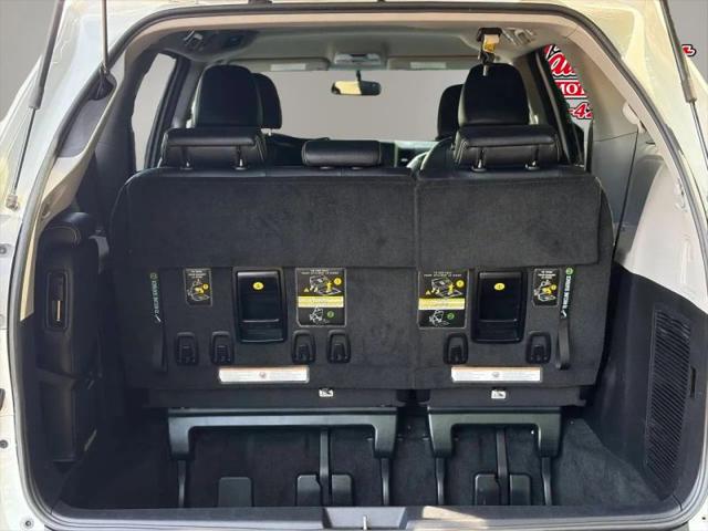 2017 Toyota Sienna SE 8 Passenger