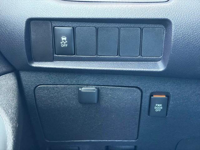 2017 Toyota Sienna SE 8 Passenger