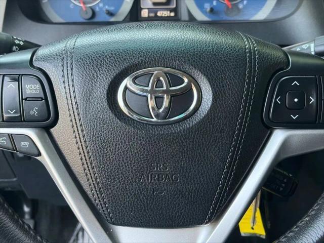 2017 Toyota Sienna SE 8 Passenger