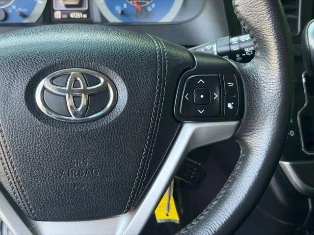 2017 Toyota Sienna SE 8 Passenger