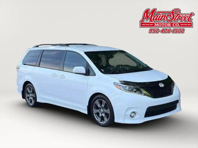 2017 Toyota Sienna SE 8 Passenger for sale in Hopkins, MN