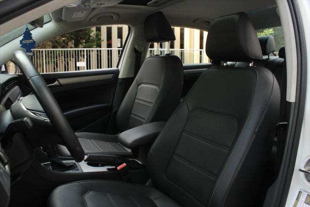 2022 Volkswagen Passat 2.0T SE