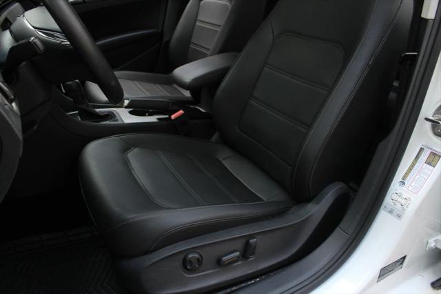 2022 Volkswagen Passat 2.0T SE