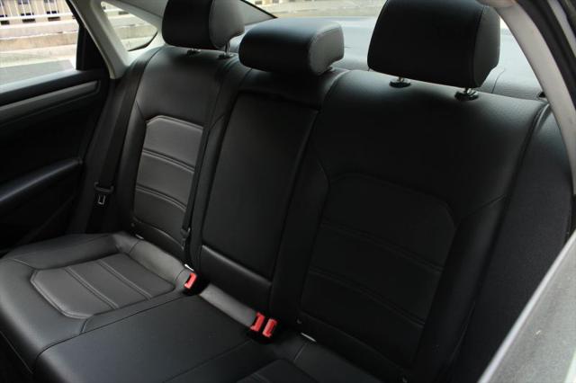 2022 Volkswagen Passat 2.0T SE