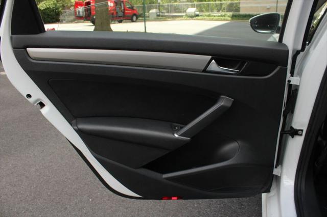 2022 Volkswagen Passat 2.0T SE