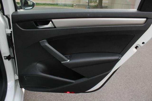 2022 Volkswagen Passat 2.0T SE