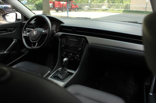 2022 Volkswagen Passat 2.0T SE