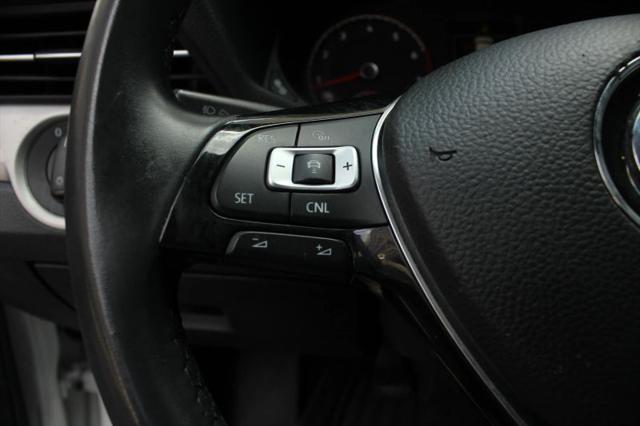 2022 Volkswagen Passat 2.0T SE