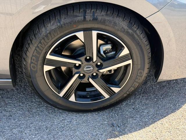 2024 Nissan Sentra SV Xtronic CVT