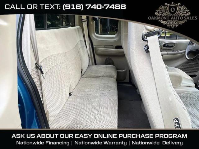 2000 Ford F-150 Base