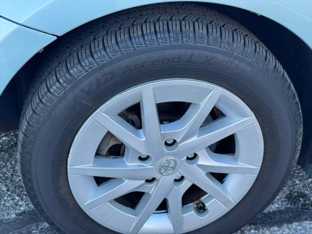 2013 Toyota Prius v Three