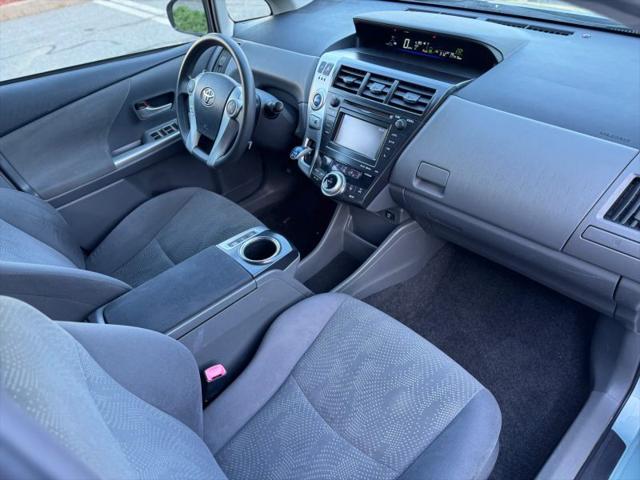 2013 Toyota Prius v Three