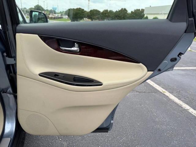 2016 INFINITI QX50 Base