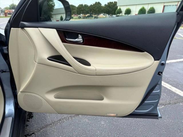2016 INFINITI QX50 Base