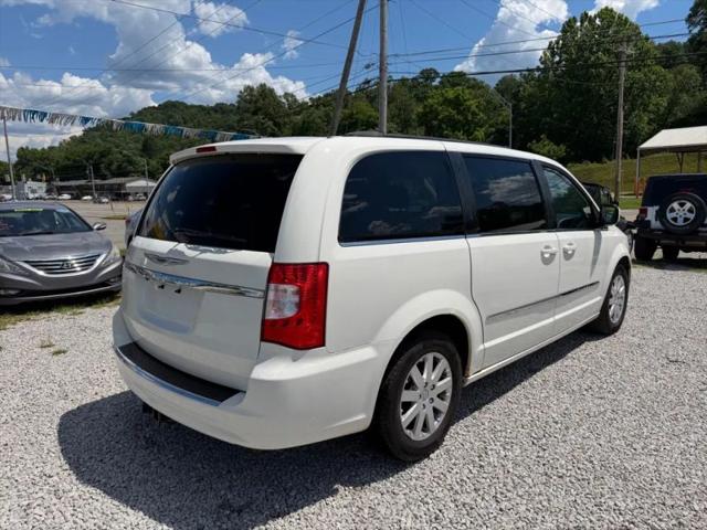 2013 Chrysler Town & Country Touring