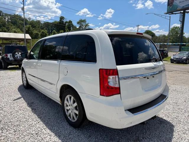 2013 Chrysler Town & Country Touring