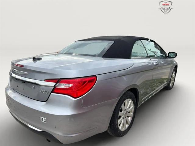 2013 Chrysler 200 Touring