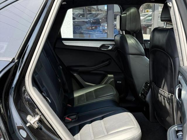 2020 Porsche Macan Turbo