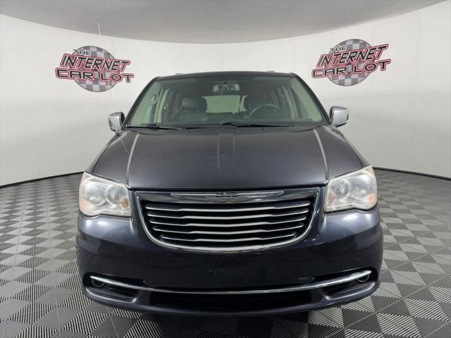 2014 Chrysler Town & Country Touring-L