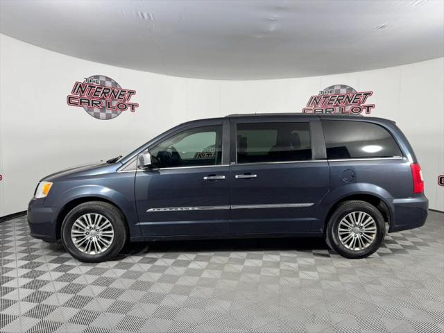 2014 Chrysler Town & Country Touring-L