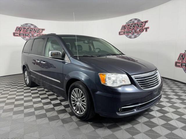 2014 Chrysler Town & Country Touring-L