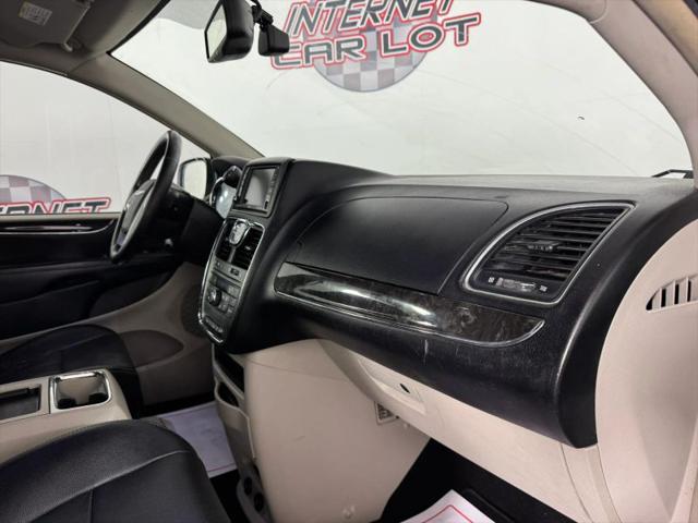 2014 Chrysler Town & Country Touring-L