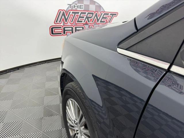 2014 Chrysler Town & Country Touring-L