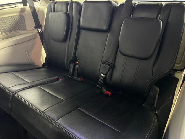 2014 Chrysler Town & Country Touring-L
