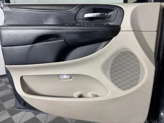 2014 Chrysler Town & Country Touring-L