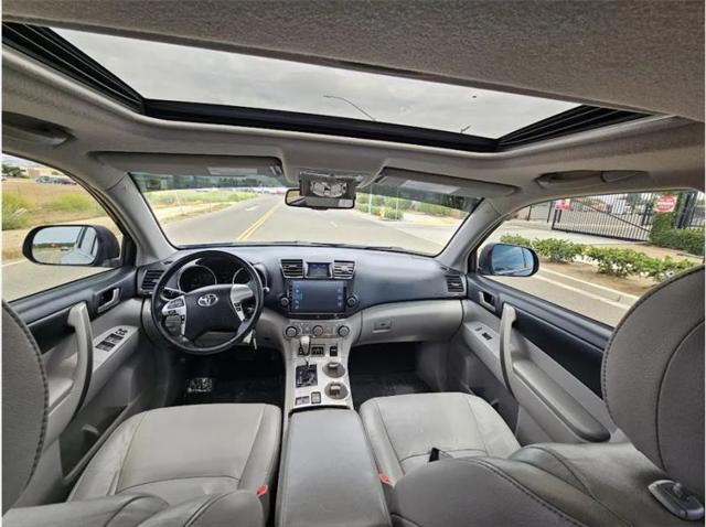 2012 Toyota Highlander SE V6