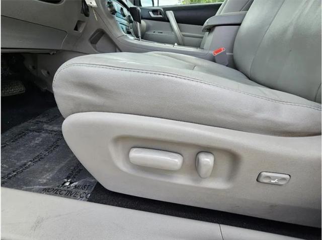 2012 Toyota Highlander SE V6