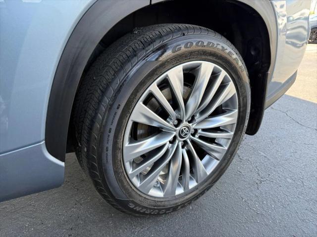 2024 Toyota Highlander Platinum