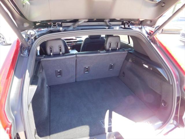 2024 Cadillac XT4 FWD Premium Luxury