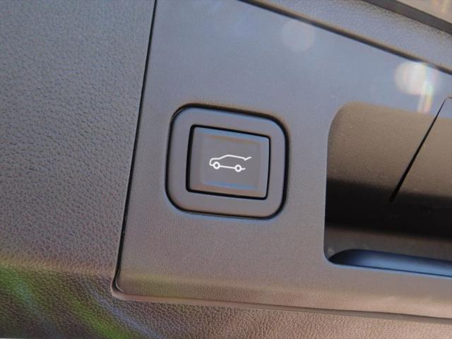 2024 Cadillac XT4 FWD Premium Luxury