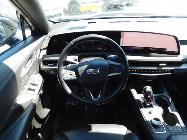 2024 Cadillac XT4 FWD Premium Luxury