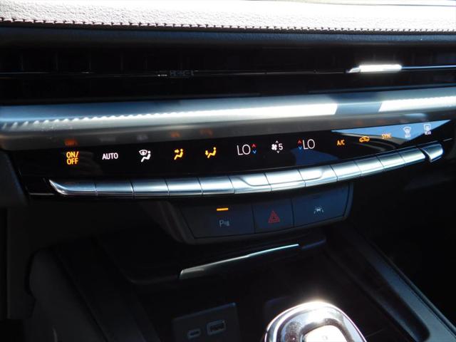 2024 Cadillac XT4 FWD Premium Luxury