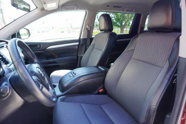 2016 Toyota Highlander LE Plus V6