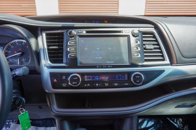 2016 Toyota Highlander LE Plus V6