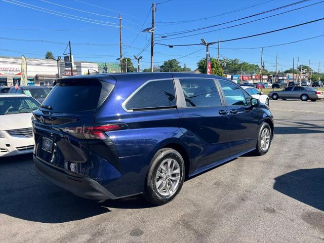 2026 Toyota Sienna LE