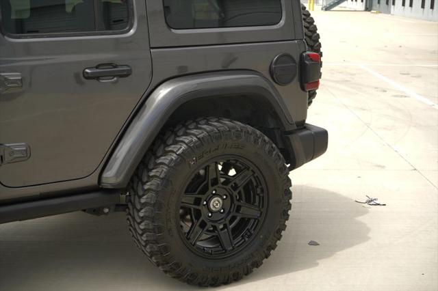 2025 Jeep Wrangler 4-Door Sahara 4x4