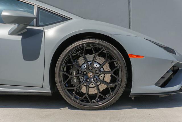 2022 Lamborghini Huracan Evo Coupe RWD