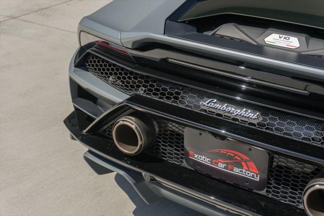 2022 Lamborghini Huracan Evo Coupe RWD