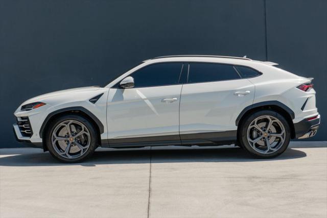 2020 Lamborghini Urus Base