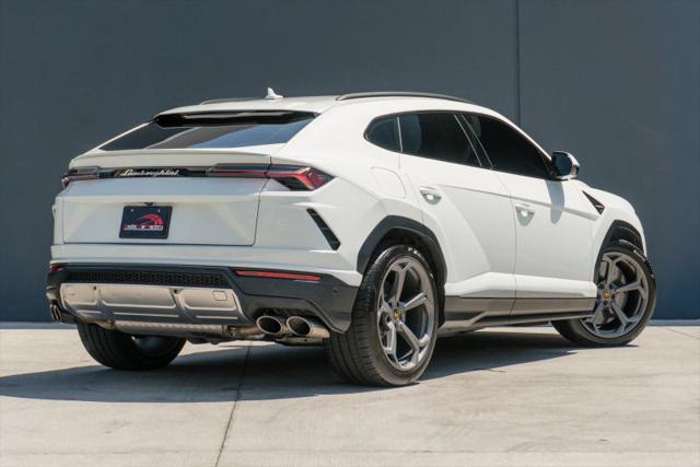 2020 Lamborghini Urus Base