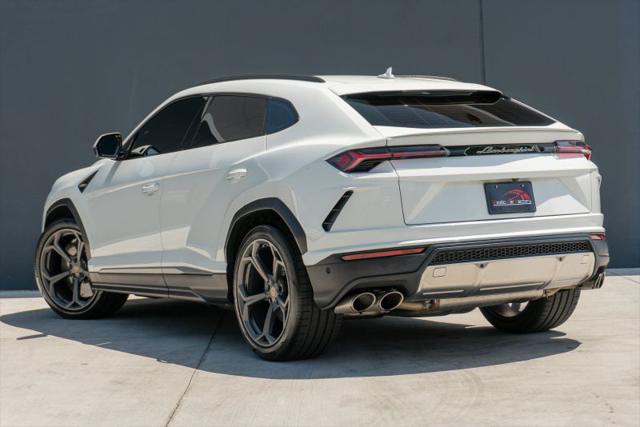 2020 Lamborghini Urus Base