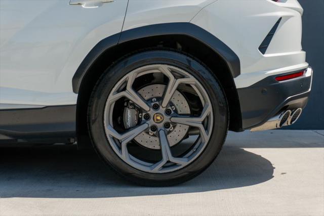 2020 Lamborghini Urus Base
