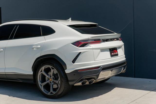 2020 Lamborghini Urus Base