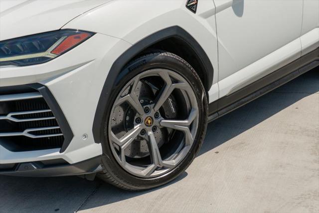 2020 Lamborghini Urus Base