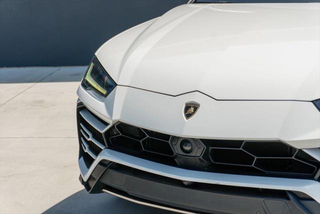 2020 Lamborghini Urus Base