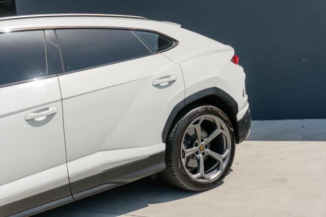 2020 Lamborghini Urus Base